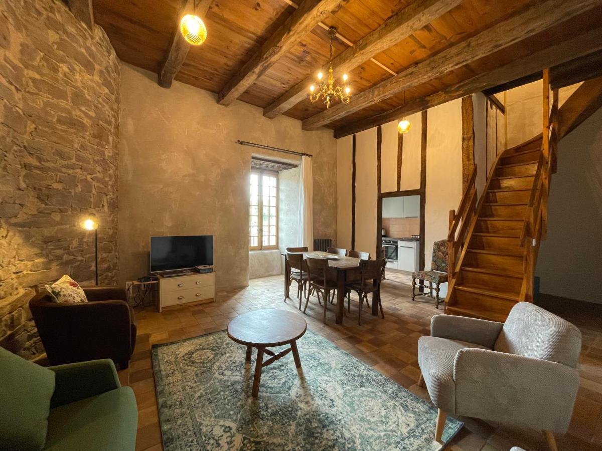 Chateau De Latour Sur Sorgue Marnhagues-et-Latour Dış mekan fotoğraf