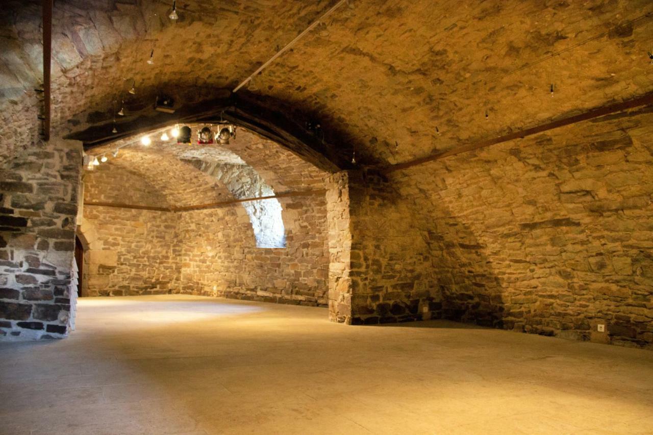 Chateau De Latour Sur Sorgue Marnhagues-et-Latour Dış mekan fotoğraf