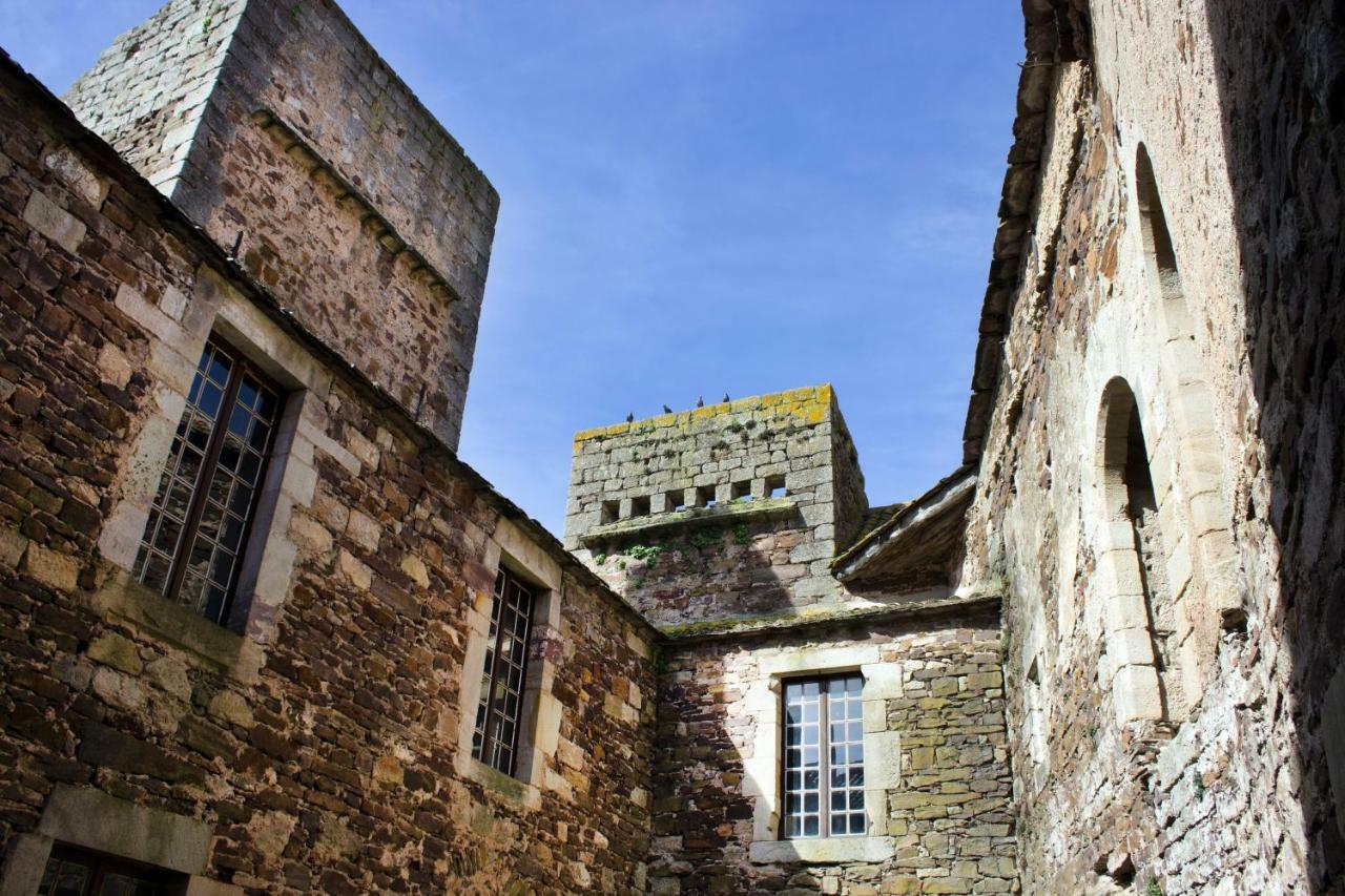 Chateau De Latour Sur Sorgue Marnhagues-et-Latour Dış mekan fotoğraf